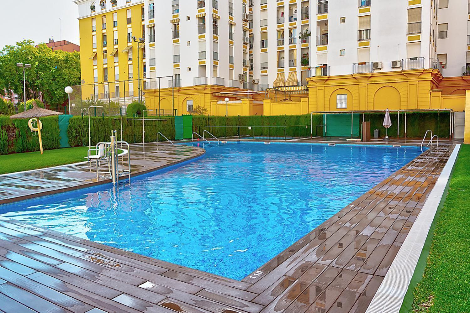 Luxury Apartment In Seville With Pool מראה חיצוני תמונה