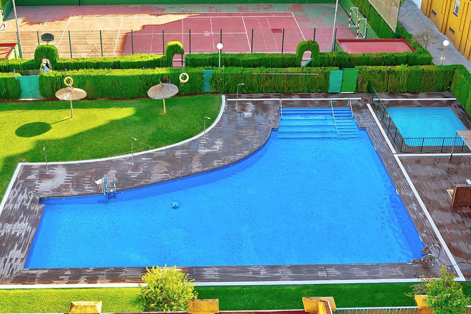 Luxury Apartment In Seville With Pool מראה חיצוני תמונה