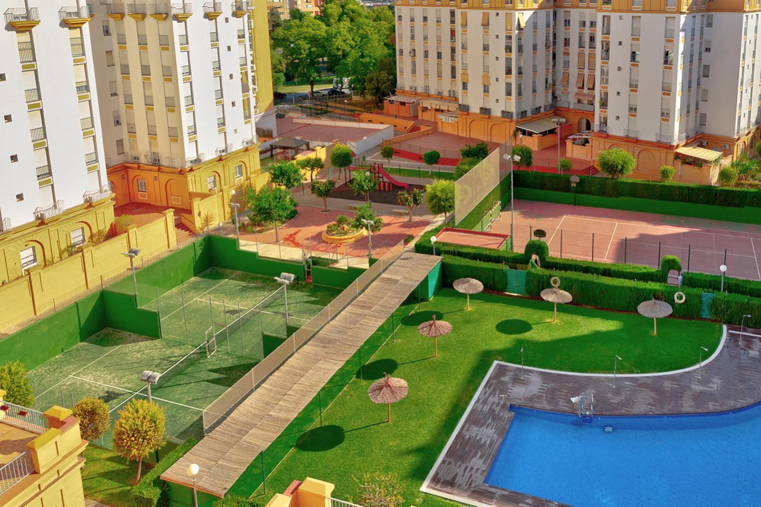 Luxury Apartment In Seville With Pool מראה חיצוני תמונה